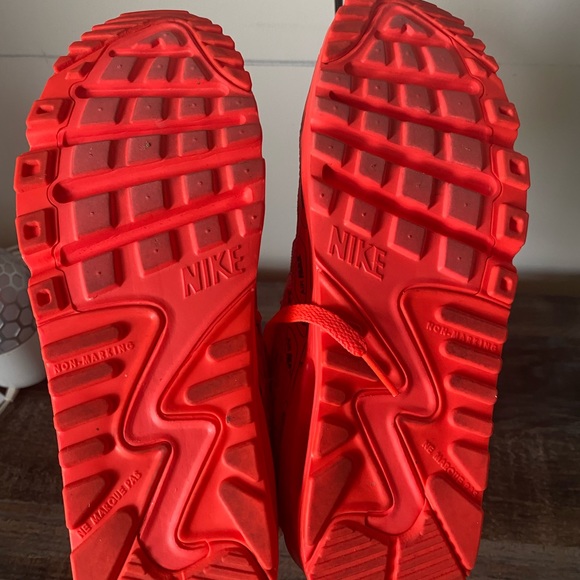 Nike air maxes orange - Picture 2 of 5